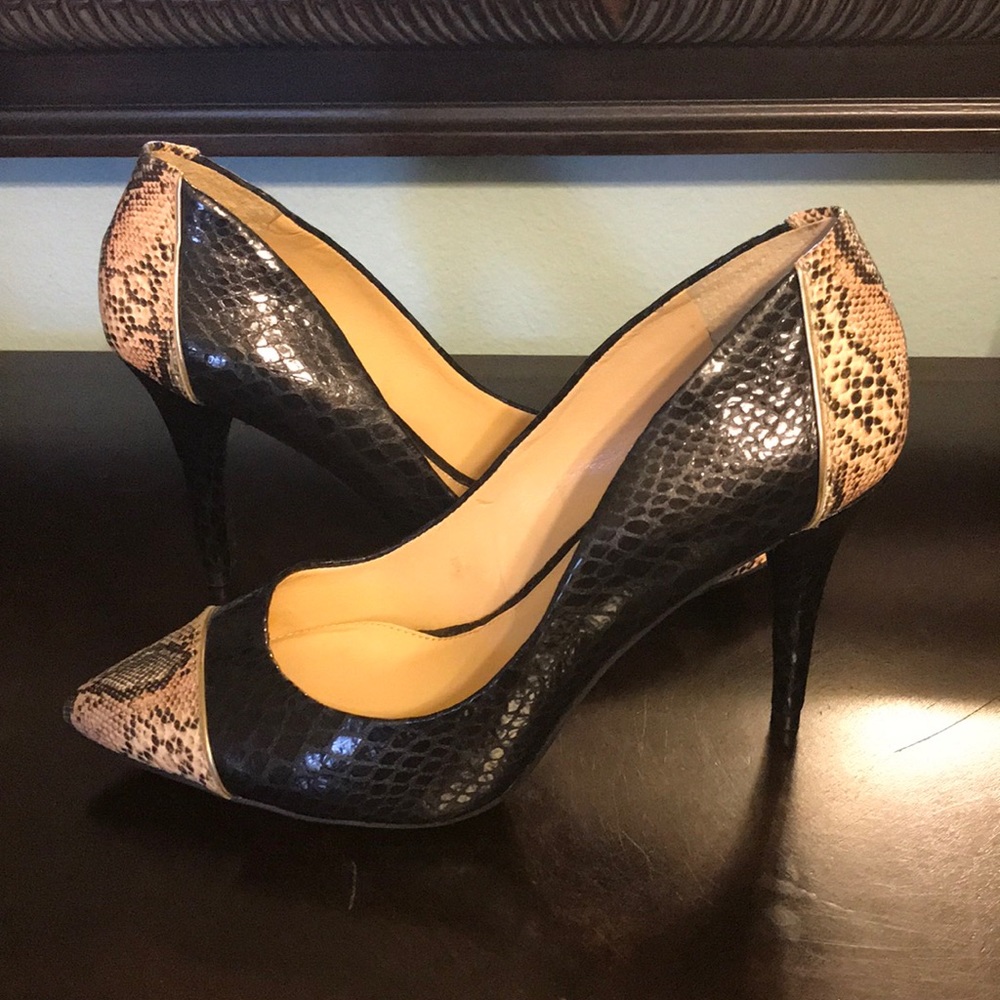 Size 10 Black and Tan Snakeskin Gianni Bini Shoes